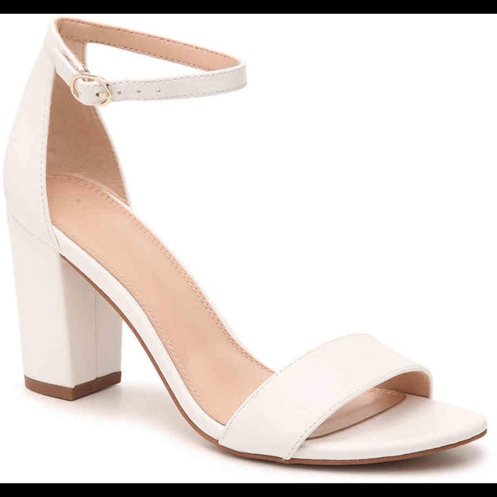 Kelly & Katie Hailee Sandal | WHITE